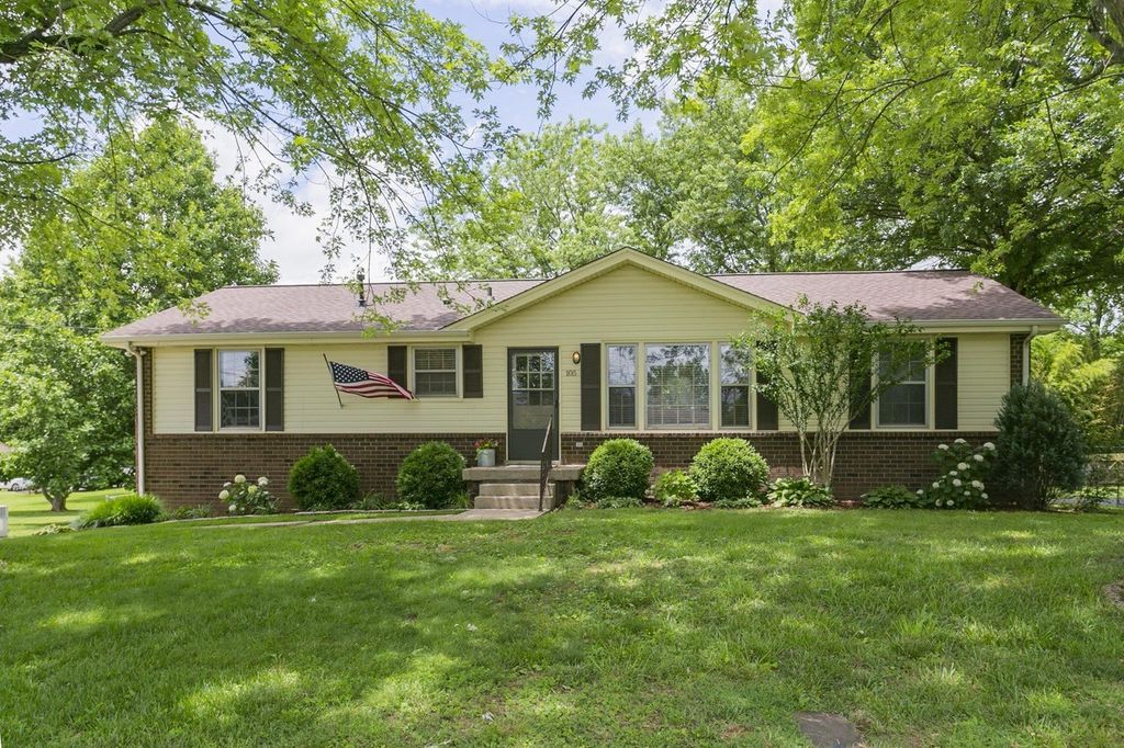 105 Raindrop Ln, Hendersonville, TN 37075