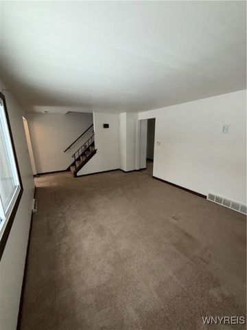 74 Vandenberg Avenue, Lancaster, NY 14086