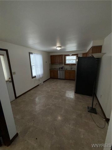 74 Vandenberg Avenue, Lancaster, NY 14086