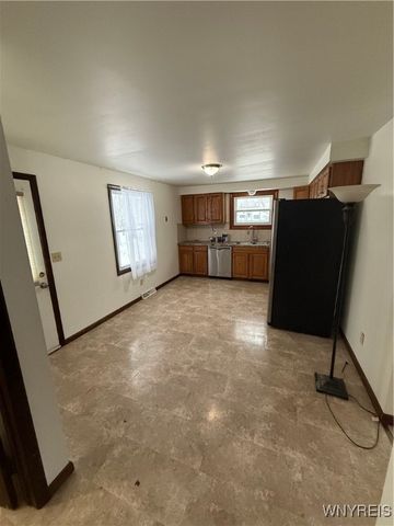 74 Vandenberg Avenue, Lancaster, NY 14086