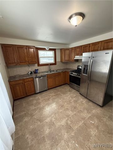 74 Vandenberg Avenue, Lancaster, NY 14086