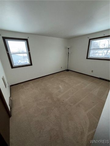 74 Vandenberg Avenue, Lancaster, NY 14086