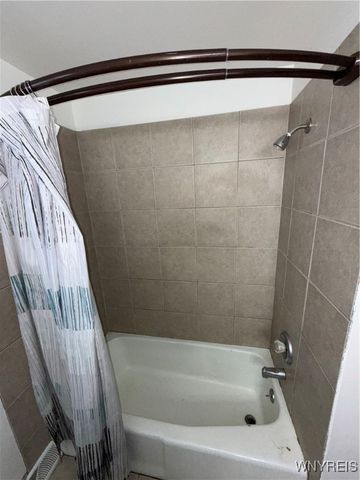 74 Vandenberg Avenue, Lancaster, NY 14086