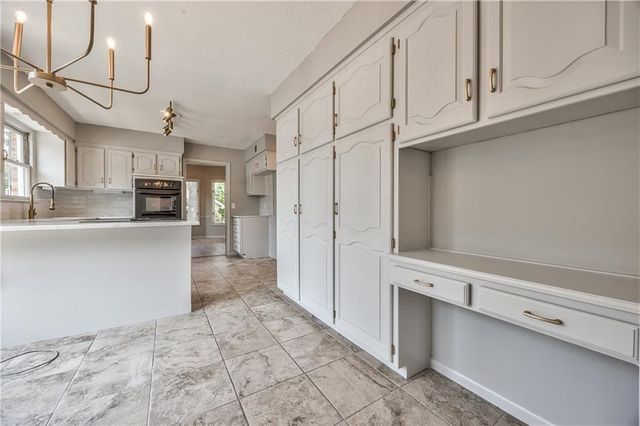 4512 W 90th Street, Prairie Village, KS 66207