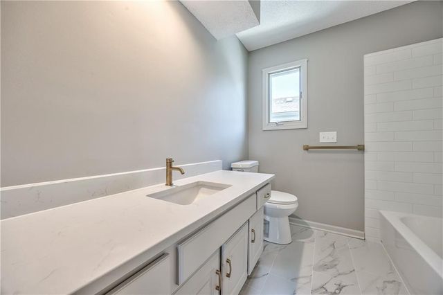 4512 W 90th Street, Prairie Village, KS 66207