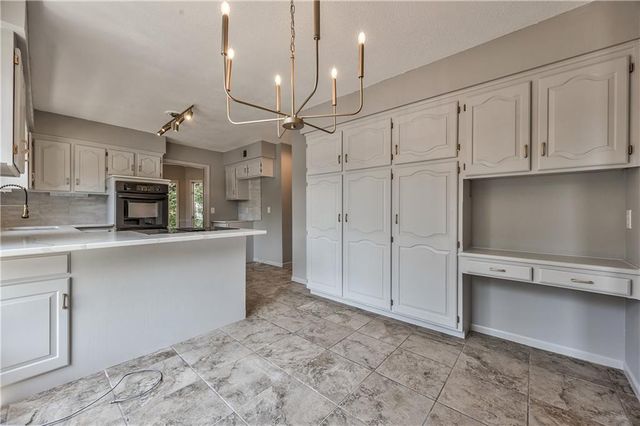 4512 W 90th Street, Prairie Village, KS 66207
