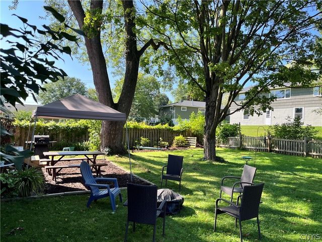 305 Stanton Drive, Dewitt, NY 13214