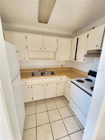 914 SW 8TH AVENUE 26, Gainesville, FL 32601