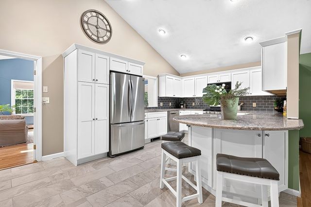 78 Darnell Rd, Worcester, MA 01606
