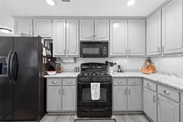 1009 Shumard Lane, Mcdonough, GA 30252