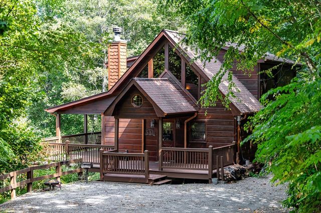 469 Mountain High Drive, Mineral Bluff, GA 30559