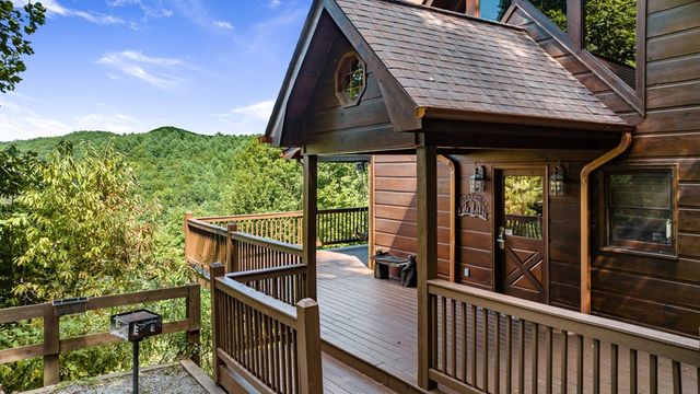 469 Mountain High Drive, Mineral Bluff, GA 30559