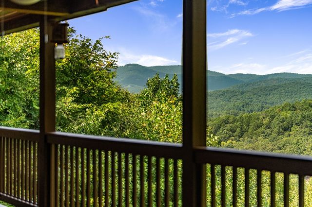 469 Mountain High Drive, Mineral Bluff, GA 30559