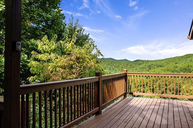 469 Mountain High Drive, Mineral Bluff, GA 30559