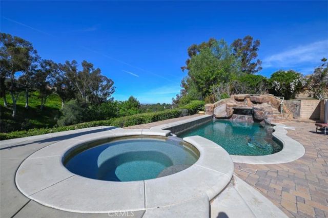 26586 Via Noveno, Mission Viejo, CA 92691