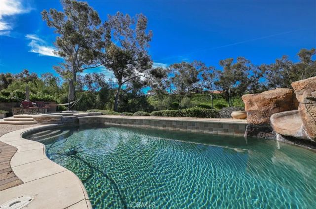 26586 Via Noveno, Mission Viejo, CA 92691