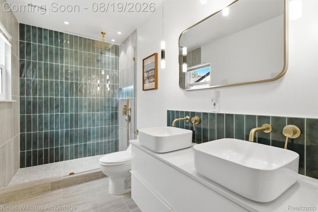 24560 Knollwood Street, Novi, MI 48375