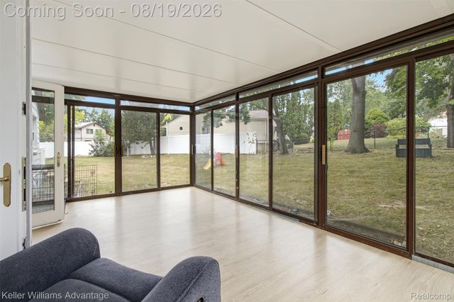 24560 Knollwood Street, Novi, MI 48375