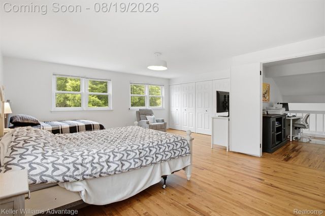 24560 Knollwood Street, Novi, MI 48375