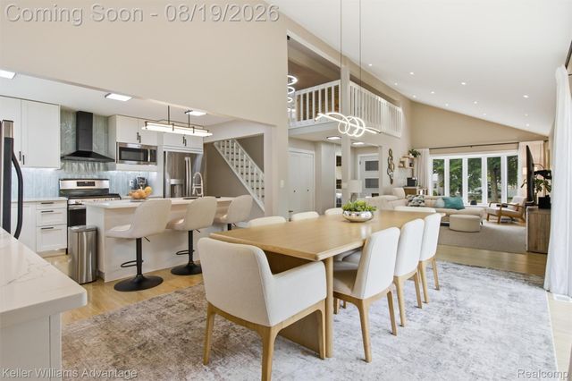 24560 Knollwood Street, Novi, MI 48375