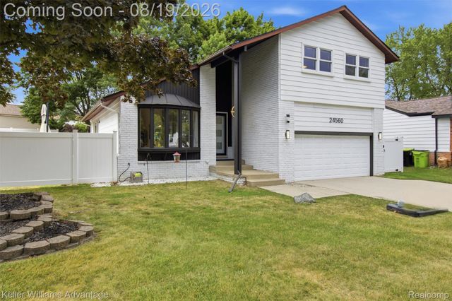 24560 Knollwood Street, Novi, MI 48375