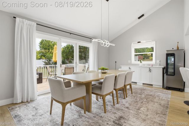 24560 Knollwood Street, Novi, MI 48375