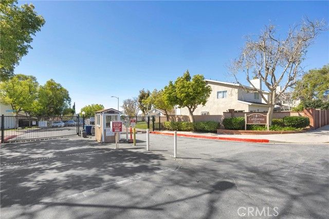 11522 Honeyglen Road 26, Pacoima (los Angeles), CA 91331