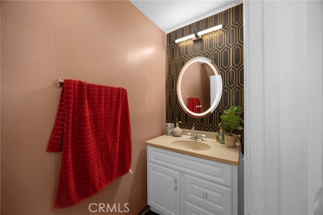 11522 Honeyglen Road 26, Pacoima (los Angeles), CA 91331