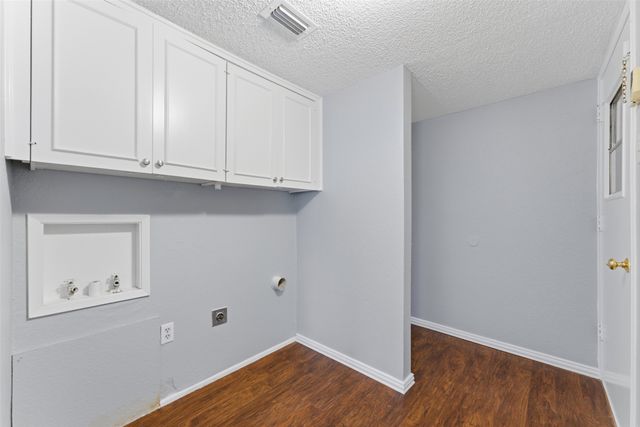 1805 Haymeadow, Carrollton, TX 75007