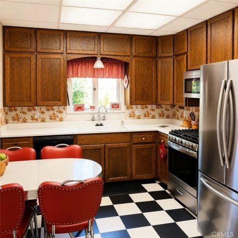 1014 S Ramona Avenue, Corona, CA 92879