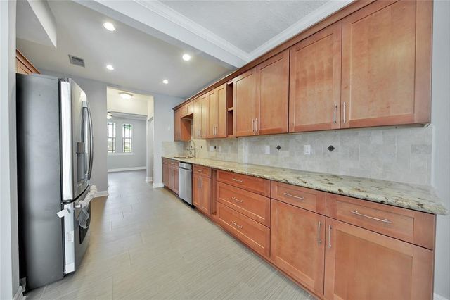 652 N Eldridge Parkway, Houston, TX 77079