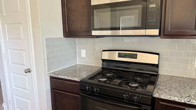 5118 Sandstone Way, San Antonio, TX 78222