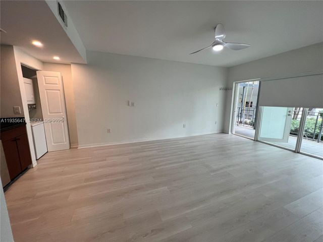 946 Bay Dr 4, Miami Beach, FL 33141