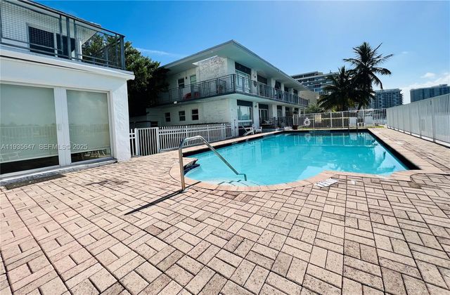 946 Bay Dr 4, Miami Beach, FL 33141