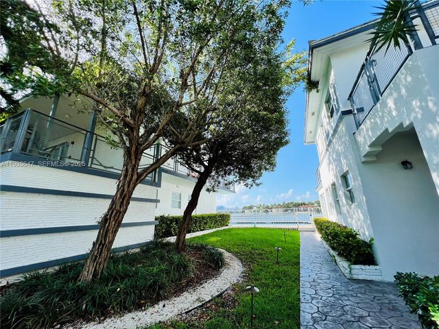 946 Bay Dr 4, Miami Beach, FL 33141