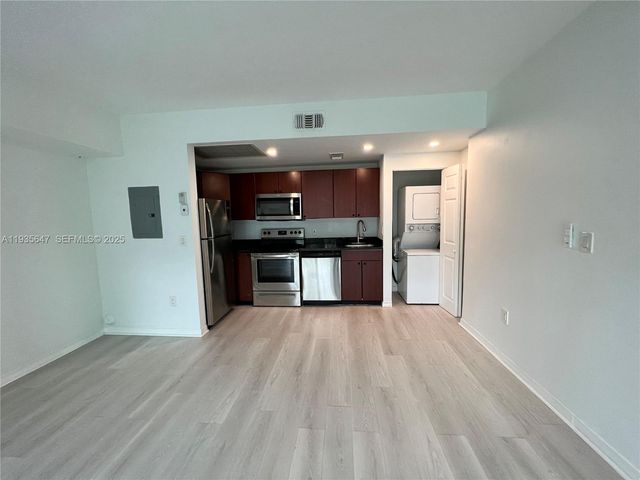 946 Bay Dr 4, Miami Beach, FL 33141