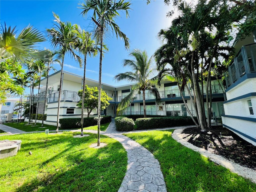 946 Bay Dr 4, Miami Beach, FL 33141