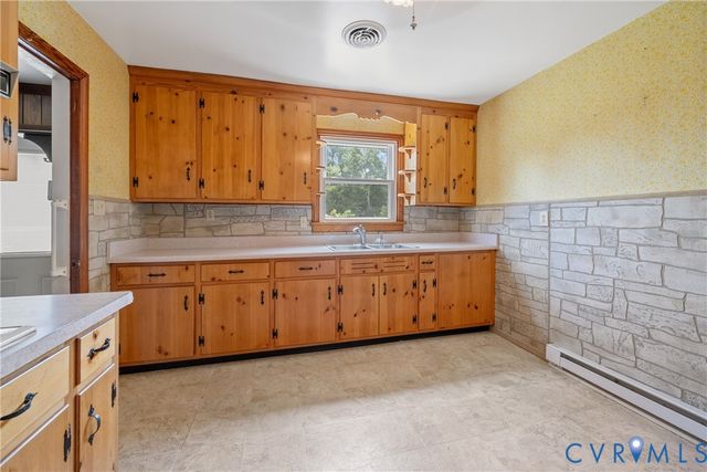 11405 Karen Dr, Ashland, VA 23005