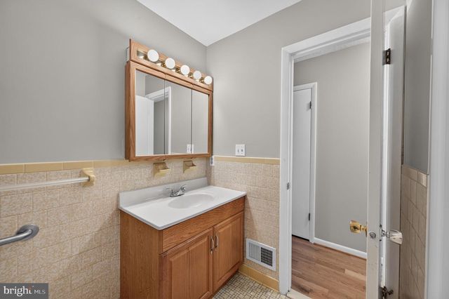 6584 BRENTWOOD RD, Linthicum Heights, MD 21090