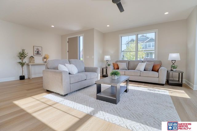 701 Blue Sage Boulevard, Lincoln, NE 68521