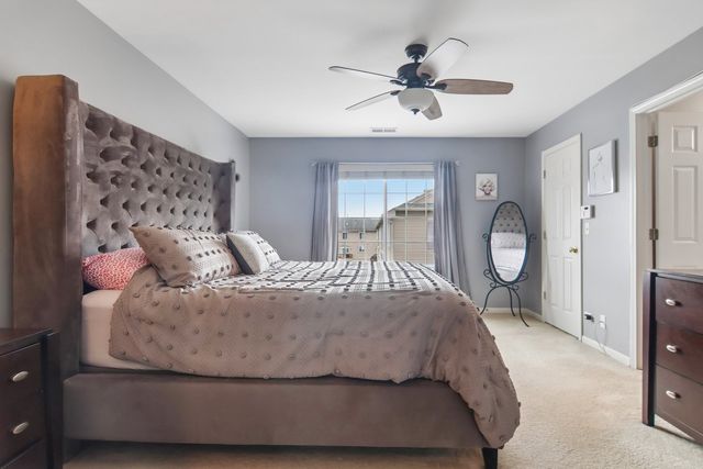 105 Station Park Circle, Grayslake, IL 60030