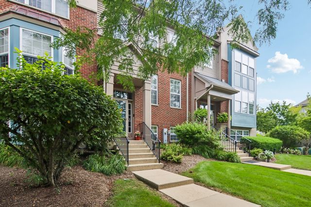 105 Station Park Circle, Grayslake, IL 60030