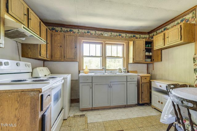 1940 Allison Road, Piney Flats, TN 37686