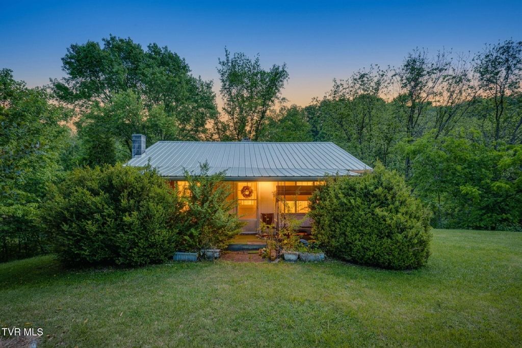 1940 Allison Road, Piney Flats, TN 37686