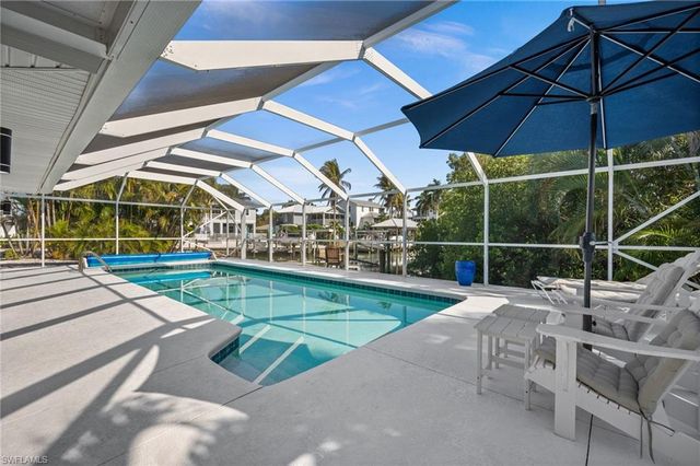 8324 Lagoon RD, Fort Myers Beach, FL 33931