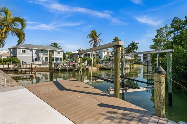 8324 Lagoon RD, Fort Myers Beach, FL 33931