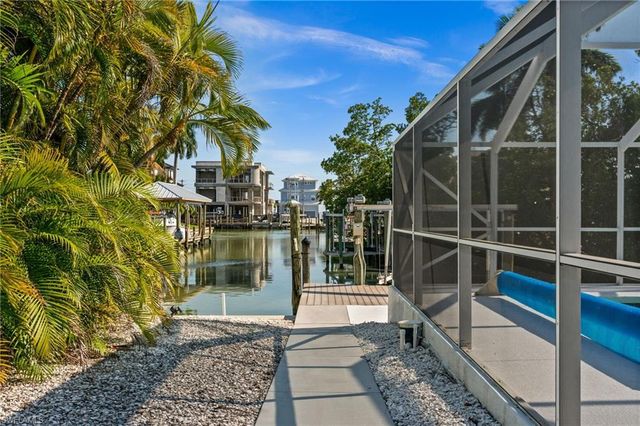 8324 Lagoon RD, Fort Myers Beach, FL 33931