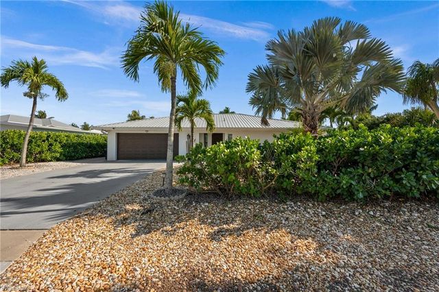 8324 Lagoon RD, Fort Myers Beach, FL 33931