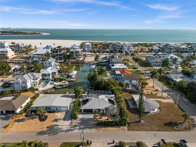 8324 Lagoon RD, Fort Myers Beach, FL 33931