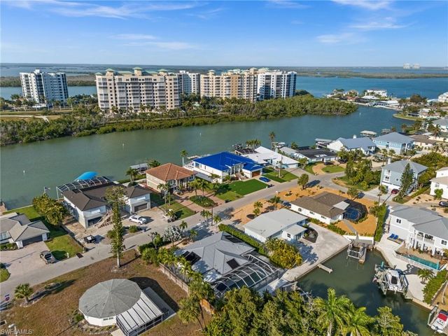 8324 Lagoon RD, Fort Myers Beach, FL 33931